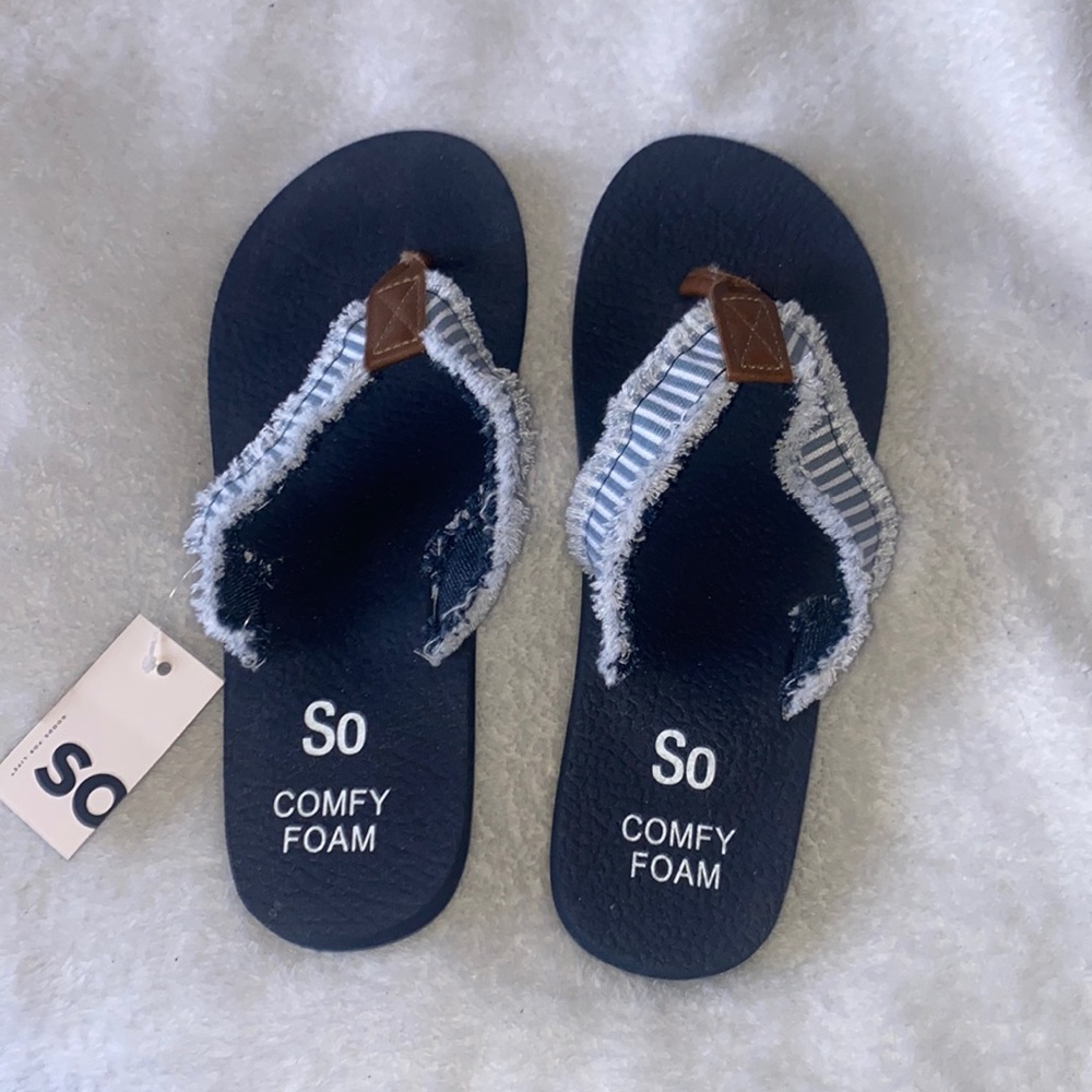 SO so comfy sandals